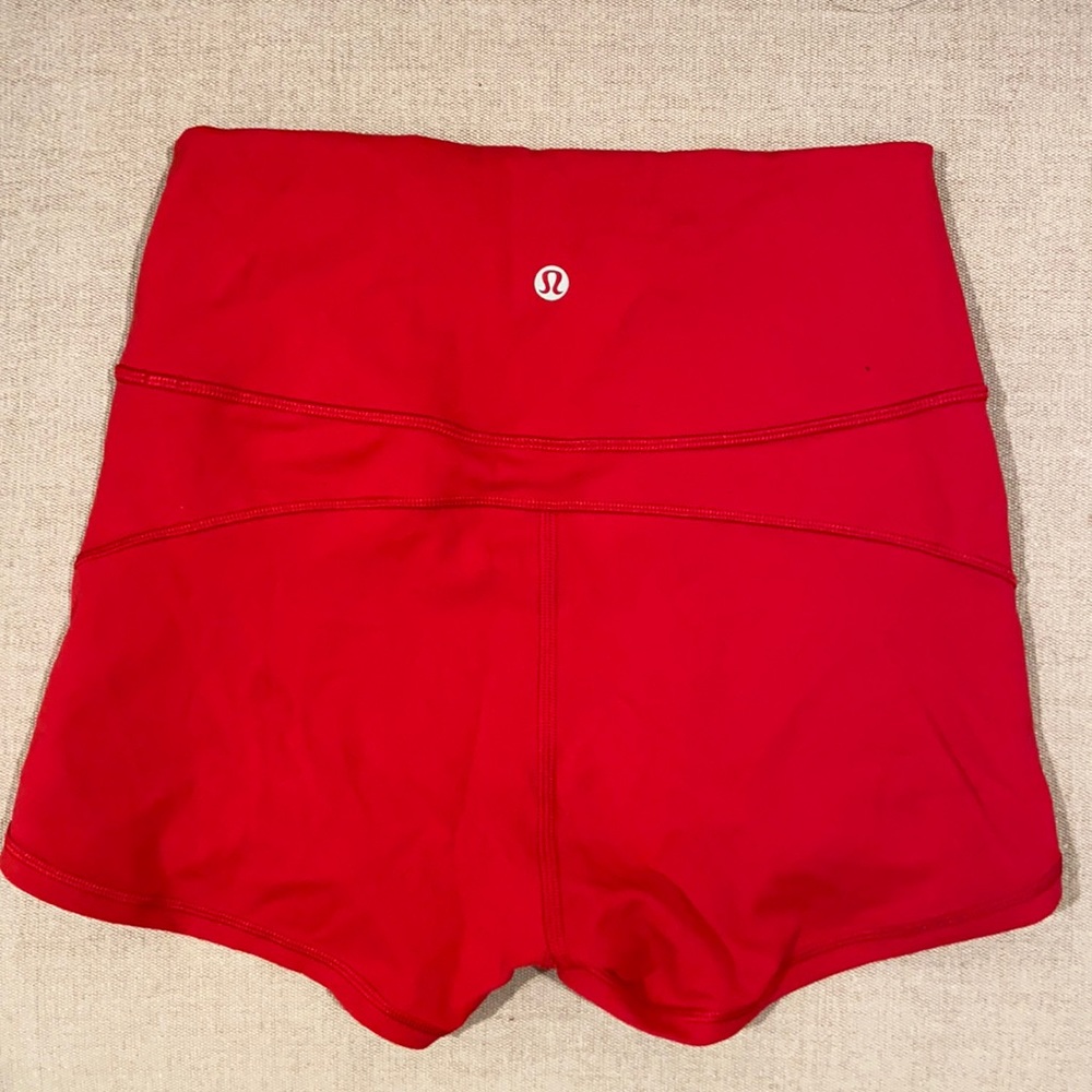 Lululemon In Movement Short “Everlux 2.5” Red